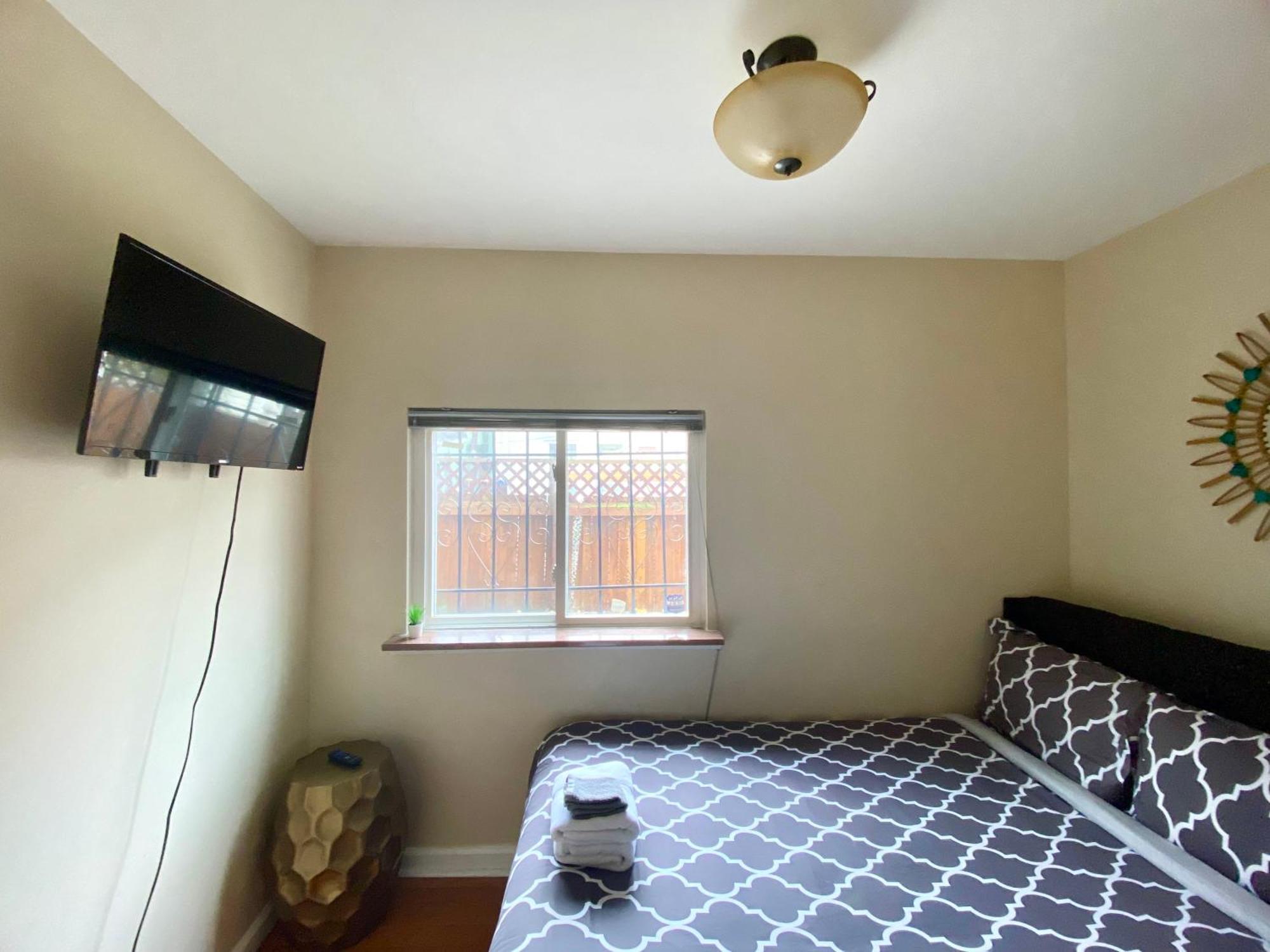 Historic Townhouse Oasis With En-Suite Bathroom ฟิลาเดลเฟีย ภายนอก รูปภาพ